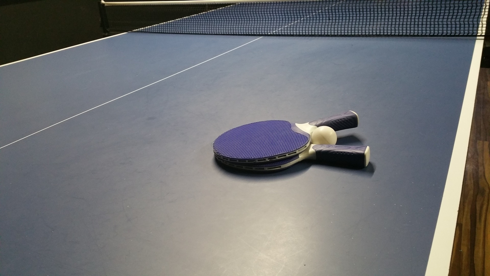 how to clean a ping pong table